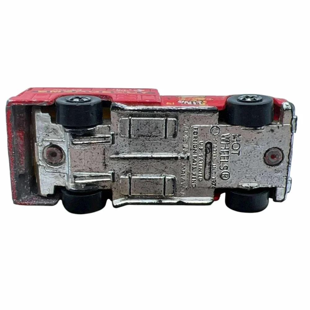 Hot Wheels‎ 1974 Emergency Unit Fire Truck Red Diecast Rescue Vehicle Malaysia